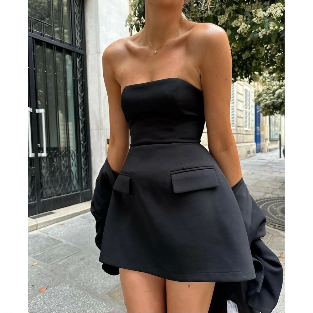 Elegant Black Strapless Mini Dress